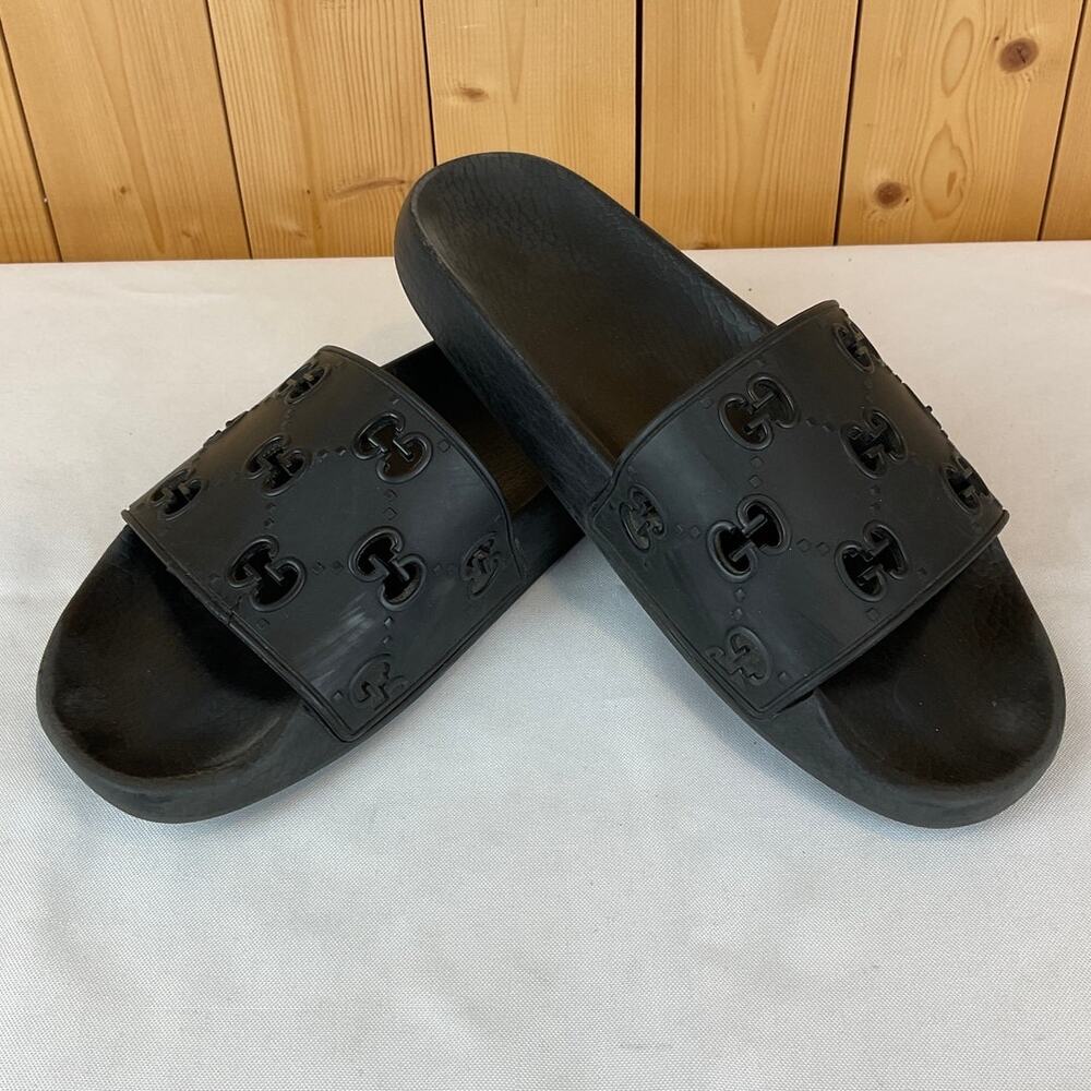 Gucci Women's Rubber GG Logo Slide Sandals, Black - *EST* Size 9